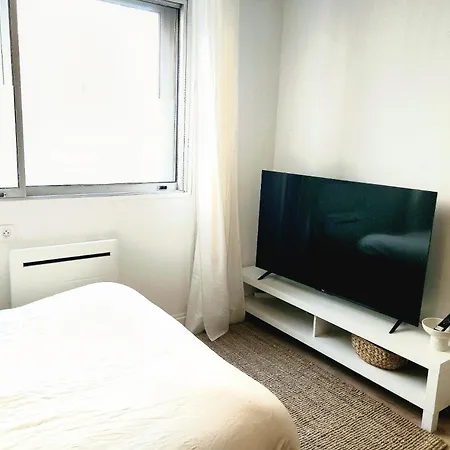 Vie Caennaise Au Port & Vaugueux *