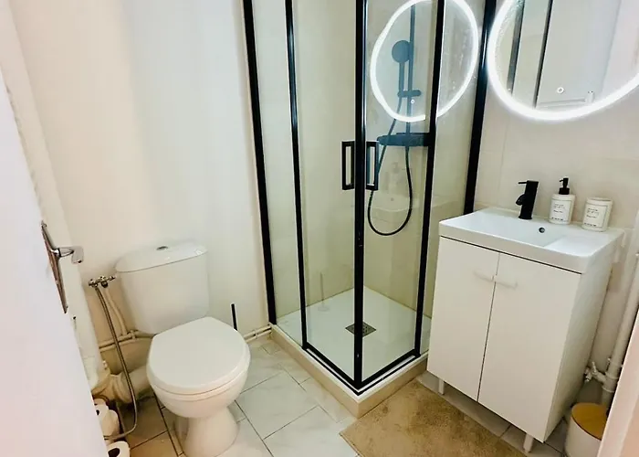 Vie Caennaise Au Port & Vaugueux