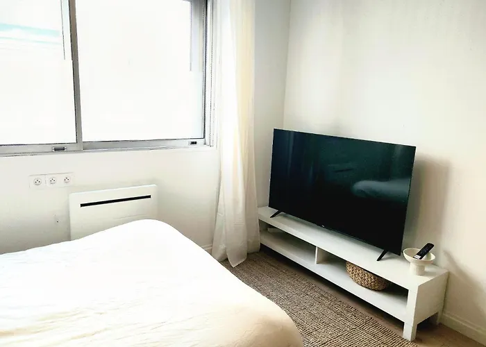 Vie Caennaise Au Port & Vaugueux *